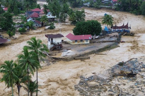 DPR Desak Prabowo Tetapkan Bencana Nasional untuk Banjir-Longsor Sumatera