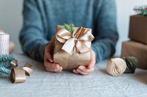 Top 5+ Tips Shopping Kado Akhir Tahun, Salah Satunya Manfaatkan AI untuk Mencari Ide