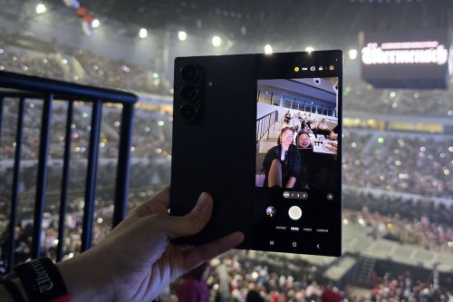 Edit Foto Konser G-Dragon Pakai Generative Edit Samsung Z Fold 7, Cepat dan Hasilnya "Paripurna"