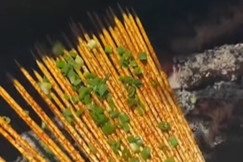 Mengenal Tusuk Sate Pedas di China, Camilan Nol Kalori untuk Diet