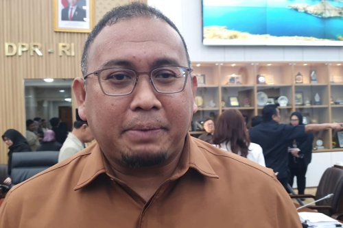 Andre Rosiade: Kluivert Silahkan Mundur Usai Gagal ke Piala Dunia