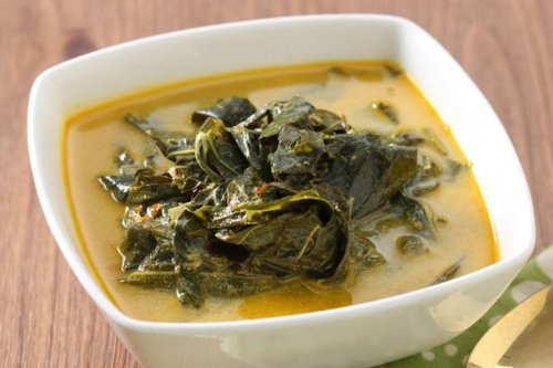 Cara Masak Daun Singkong Santan, Cepat Empuk dan Gurih