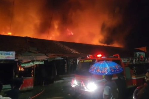 Ratusan Kios Hangus di Pasar Lemahabang Cirebon, Pedagang Kehilangan Tumpuan Hidup