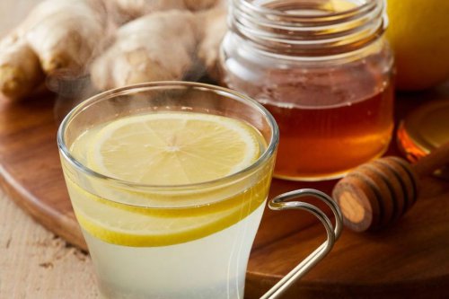 Seduhan jahe dan lemon, Kombinasi air lemon dan madu, Lemon dan air hangat, Ginger lemon tea, Resep Jeruk Lemon untuk Redakan Batuk, Tambahkan Madu dan Jahe!