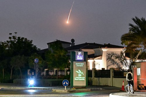 Perang Iran Vs AS-Israel, Ratusan Ribu Penumpang Pesawat Telantar di Timur Tengah