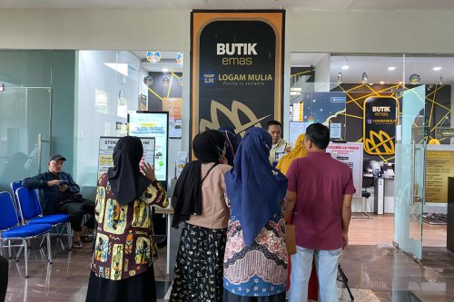 Harga Emas Antam Hari Ini Naik Tipis Rp 2.000 per Gram, Buyback Ikut Terseret