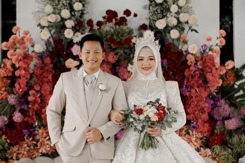 Langkah berani untuk melanjutkan komunikasi, Doa ibu yang spesifik menjadi kunci, Pertemuan dengan keluarga, Pelajaran dari kisah Hesti dan Erdin, Cerita Bertemu Jodoh Hesti dan Erdin, Berkat Doa Ibu yang Spesifik
