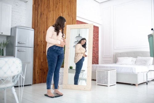 Tantangan berat badan setelah melahirkan, Menerapkan intermittent fasting dan pola makan sehat, Menyesuaikan pola makan dengan rutinitas mengurus dua anak, Menghadapi godaan makanan saat di luar rumah, Perubahan besar: Fisik dan mental yang lebih sehat, Kisah Sukses Turunkan Berat Badan dengan IF dan Pola Makan Bebas Gula
