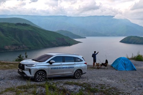 Tempuh 599 Km Pekanbaru&ndash;Siantar, Seberapa Irit Toyota Veloz Hybrid?