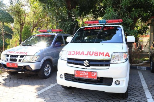 Bahaya Mengekor di Belakang Ambulans