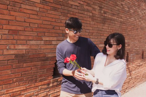 Top 5+ Zodiak yang Cocok dengan Aquarius, Ada Sagitarius