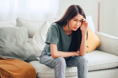 Top 9+ Ciri Orang Insecure Menurut Psikolog, Sulit Menerima Pujian