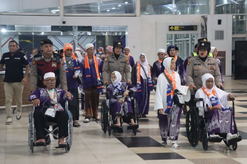Jamaah Haji Kloter 33 Asal Jember Tiba di Surabaya Usai Ancaman Bom, Kondisi Sehat