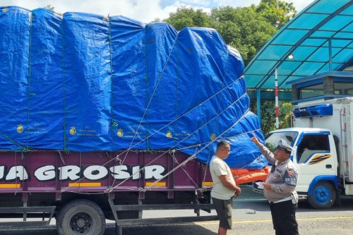 Demonstrasi, sopir truk, harga komoditas, Zero ODOL, demonstrasi, Zero Odol, Truk ODOL: Ancaman Harga Komoditas Naik di Pasaran