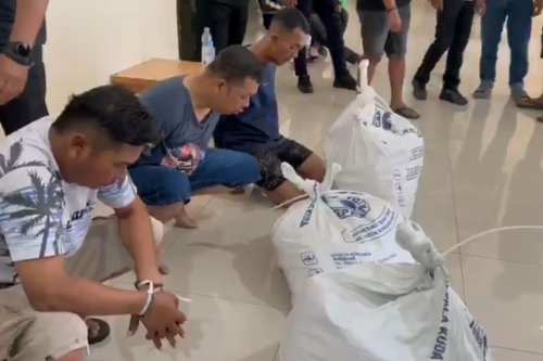 Polisi Bekuk Sopir Bank Jateng di Rumah Baru Hasil Bawa Kabur Rp 10 Miliar, 2 Mobil dan Uang Disita