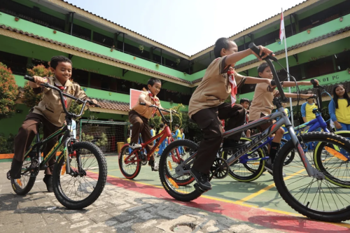 Mendikdasmen Imbau Siswa ke Sekolah Naik Sepeda untuk Dukung Efisiensi Energi