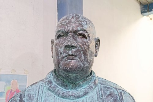 Kisah Iwonk, Pemuda Bandung Buat Patung Monumen Bojan Hodak hingga Umuh Muchtar