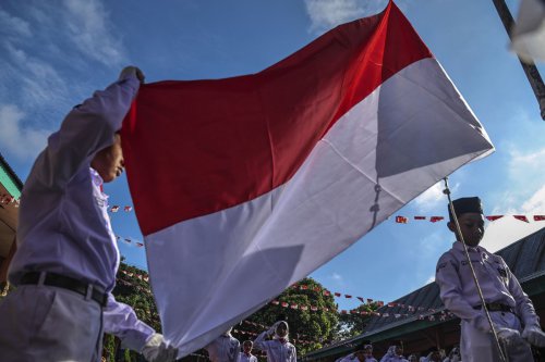 Panduan Pengibaran Bendera dan Waktu Mengheningkan Cipta pada Hari Pahlawan 2025