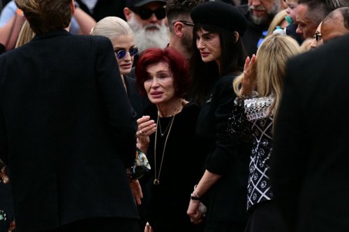 Pemakaman Ozzy Osbourne, Sharon Osbourne Pakai Cincin Nikah Sang Suami