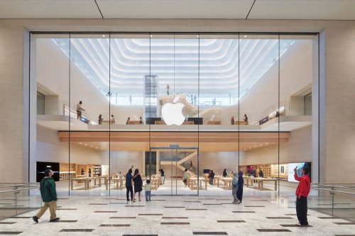 AS-China Pangkas Tarif Impor, Trump Langsung Telepon Bos Apple