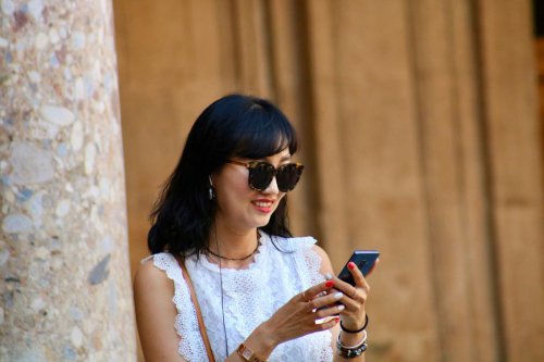 Top 5+ Kebiasaan Chatting yang Menandakan Seseorang Tertarik Padamu