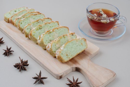 Resep Bolu Pandan 4 Telur Tanpa Mixer dan Santan, Harum Wangi Lembut