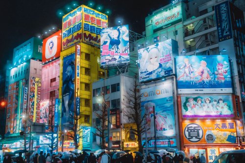 Jalan-jalan ke Akihabara: Surga Anime, Pusat Elektronik, dan Kafe Unik di Tokyo
