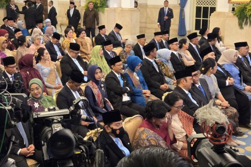 seniman, bintang kehormatan, budayawan, tanda kehormatan bintang, Presiden Prabowo, Cak Nun hingga Slamet Rahardjo, 14 Budayawan dan Seniman Terima Bintang Kehormatan dari Prabowo