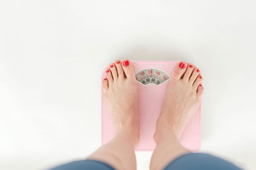 Berat Badan Naik Usai Lebaran, Bantu Turunkan dengan 15 Makanan Ini