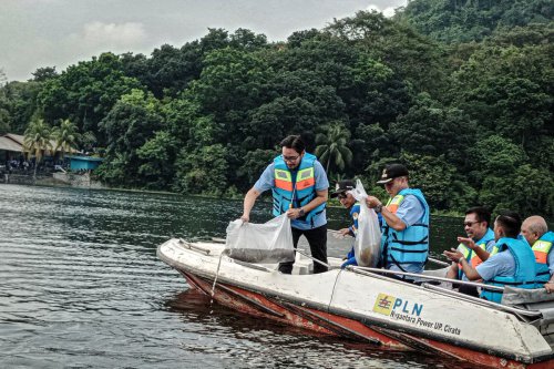 merkuri, Waduk Cirata, Jawa Barat, Kabupaten Bandung Barat, Jeje Ritchie Ismail, ikan mengandung merkuri, jawa barat, Menteri KKP Sebut Ikan Waduk Cirata Tercemar Merkuri, Bupati Jeje Tebar 230.000 Benih