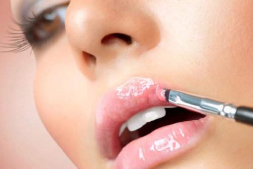 Top 5+ Cara Mengaplikasikan Lipstik pada Bibir Kering agar Tidak Pecah