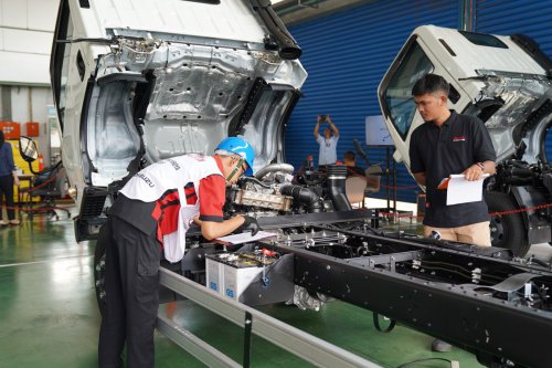 pelayanan, Isuzu, konsumen, Mekanik, mekanik, Strategi Isuzu Cetak SDM Unggul untuk Tingkatkan Pelayanan