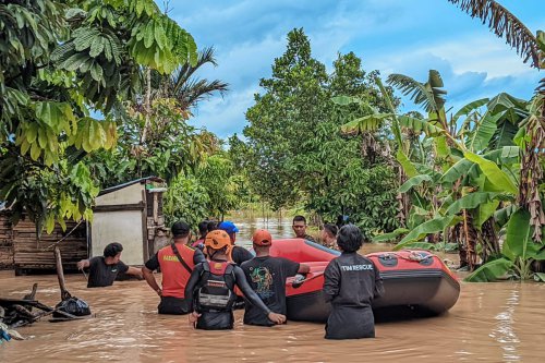 Curah Hujan Ekstrem Picu Banjir di Sumbar: Genangi Padang Pariaman, Agam, Pasaman Barat, dan Solok