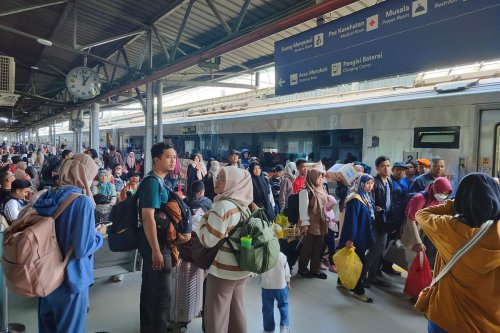 Kereta Api Indonesia, Paskah, paskah 2025, long weekend paskah, KAI tambah tempat duduk untuk long weekend paskah, Libur Panjang Paskah, KAI Siapkan 821.167 Tempat Duduk