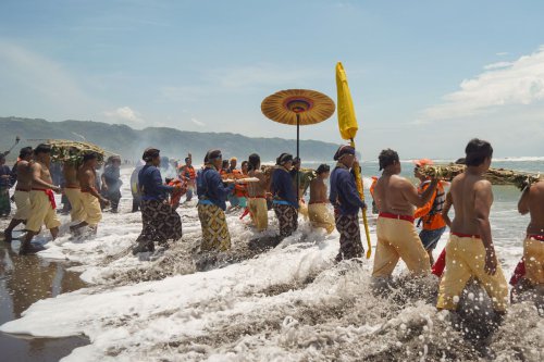 Respons Keraton Yogyakarta soal Video Viral Mbak Rara Diusir Saat Labuhan di Parangkusumo