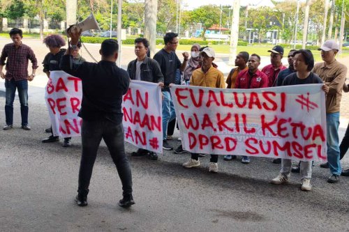 Meja Biliar Rp 486 Juta Dibatalkan, Pengadaan Gorden dan Lampu Mewah DPRD Sumsel Tetap Berjalan