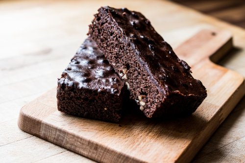 Resep Brownies Cokelat Kukus 6 Bahan, Bisa Pakai Minuman Sachet