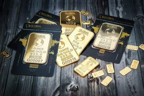 Harga Emas Antam Hari Ini 28 Oktober 2025 Merosot, Buyback Turun ke Rp 2,24 Juta per Gram