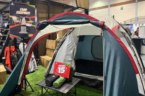 Harga tenda Indofest 2025, Harga tas carrier&nbsp;Indofest 2025,  Salah satu tas carrier Arei Outdoorgear yang tersedia di Indofest 2025 adalah Tas Gunung Premium Rengganis 50 Liter seharga Rp 995.000.1. Eiger, Harga jaket gunung Indofest 2025, Harga sepatu gunung Indofest 2025, Harga sleeping bag&nbsp;Indofest 2025, Daftar Harga Barang di Indofest 2025: Tenda, Tas Carrier, Jaket Gunung
