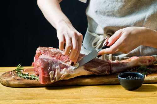 Kenapa Daging Kambing Bau Prengus? Ini Penjelasan Ahli