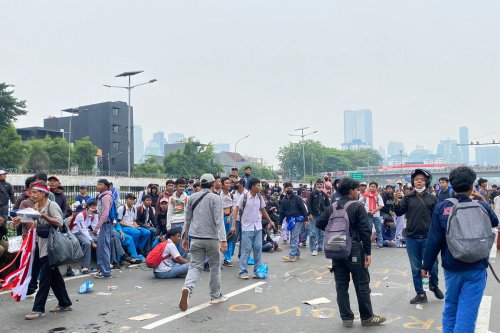 Link Live Streaming Demo 25 Agustus 2025 di DPR RI: Aksi Ricuh Saat Massa Dihalau Polisi