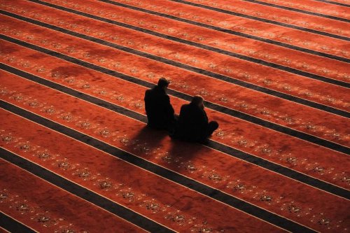 Tata Cara Itikaf di Masjid sesuai Sunnah: Niat, Waktu, dan Amalan Utama