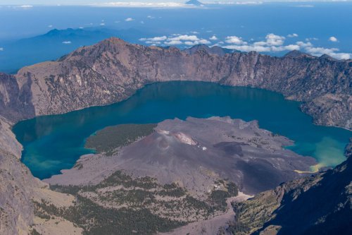 Turis Brasil Jatuh di Gunung Rinjani, Evakuasi Masih Berlangsung