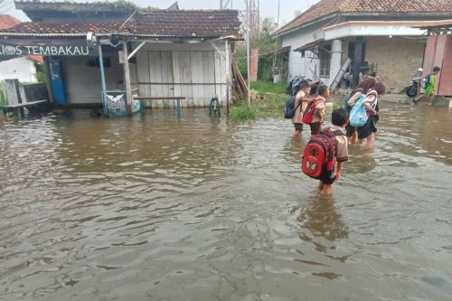 Hujan Masih Tinggi hingga Februari 2026, BMKG Peringatkan Ancaman Banjir dan Longsor di Jawa Tengah