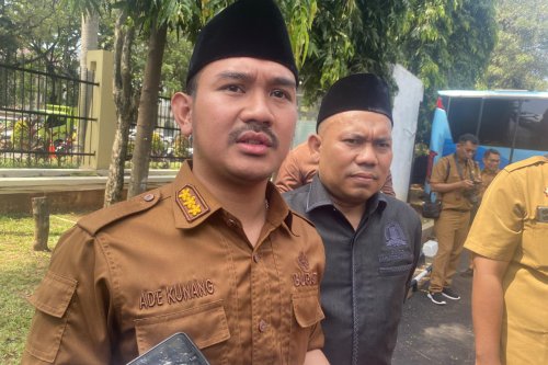 Bupati Bekasi Ade Kuswara Kena OTT KPK, 10 Orang Diamankan, Ruang Kerja Disegel