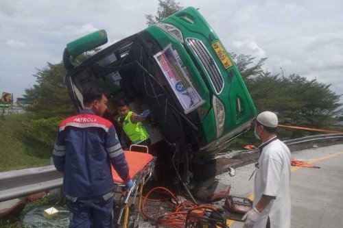 Kecelakaan Bus di Tol Pemalang, 4 Orang Tewas Diduga Akibat Rem Blong