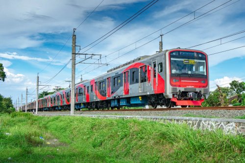 KRL Buatan Dalam Negeri Tiba di Jakarta, Siap Uji Coba