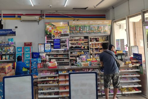 Promo Indomaret Hari Ini 15 Desember 2025, Minyak Goreng 2 Liter Rp 33.800