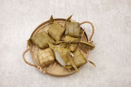 Cara Menghangatkan Ketupat Lebaran agar Enak Dimakan