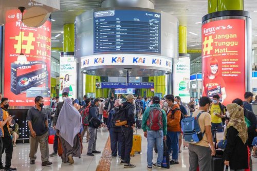 Top 10+ Stasiun Kereta Favorit Turis Asing di Indonesia dan Daya Tariknya